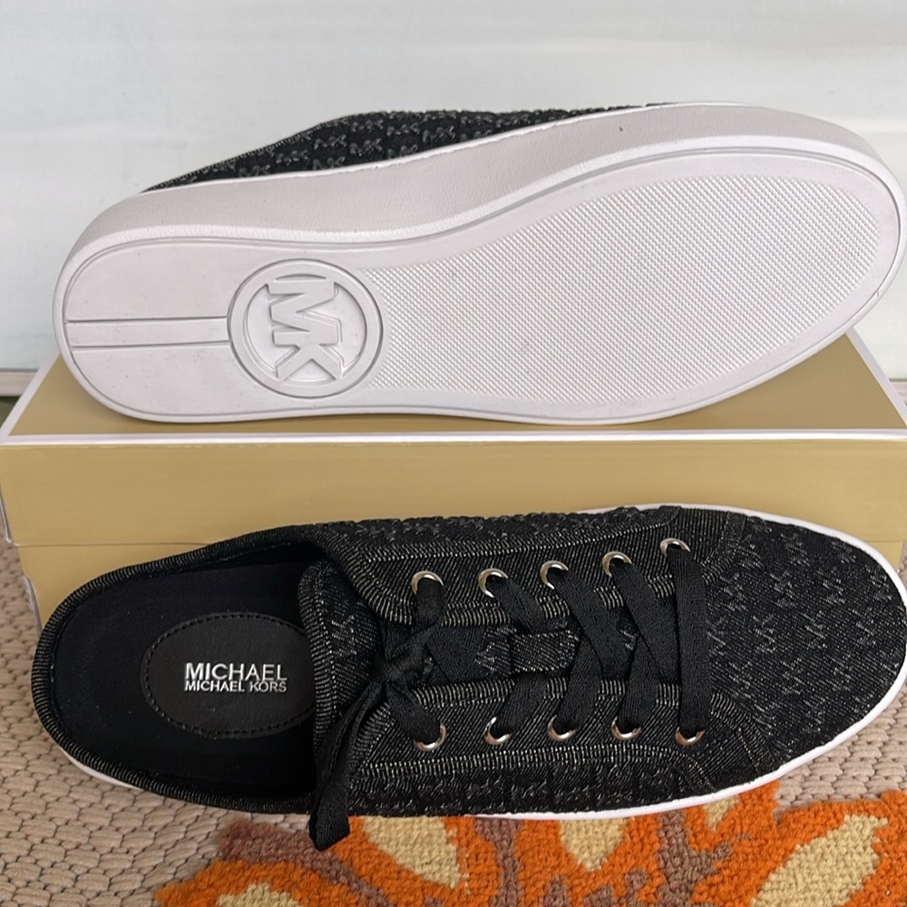 Michael Kors POPPY SLIDE SNEAKER MK DEBOSSED WASHED DENIM
49T4POFP3D Platforms - Picture 4 of 16
